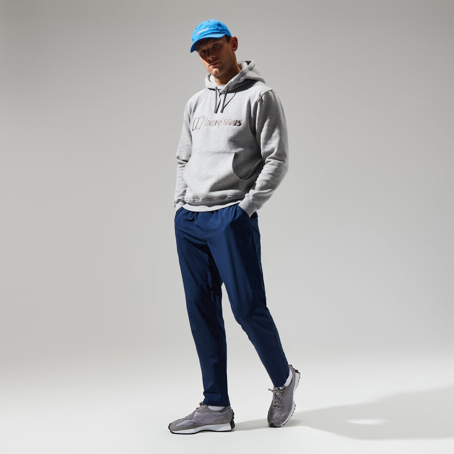 los hombres con capucha logo gris oscuro berghaus