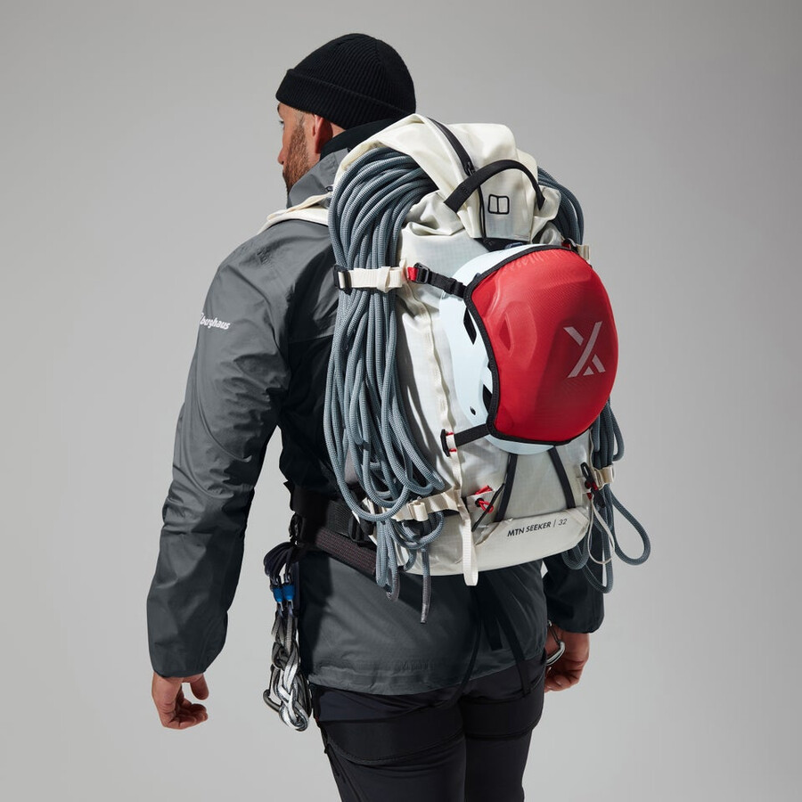 los hombres del mtn guía de hyper alfa chaqueta grisnegro berghaus