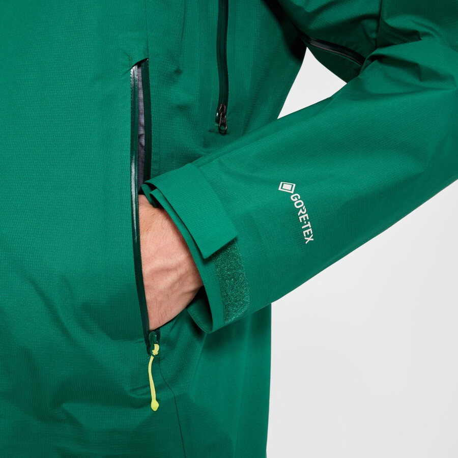 los hombres de la cumbre del buscador de la chaqueta de gore-tex - verde berghaus