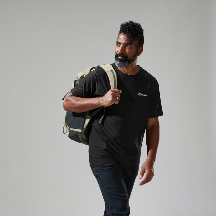 los hombres 247 tech tee super tramo de la tripulación - negro berghaus