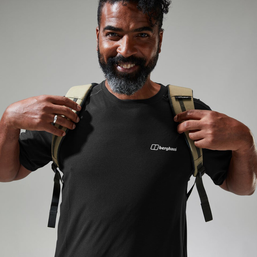 los hombres 247 tech tee super tramo de la tripulación - negro berghaus
