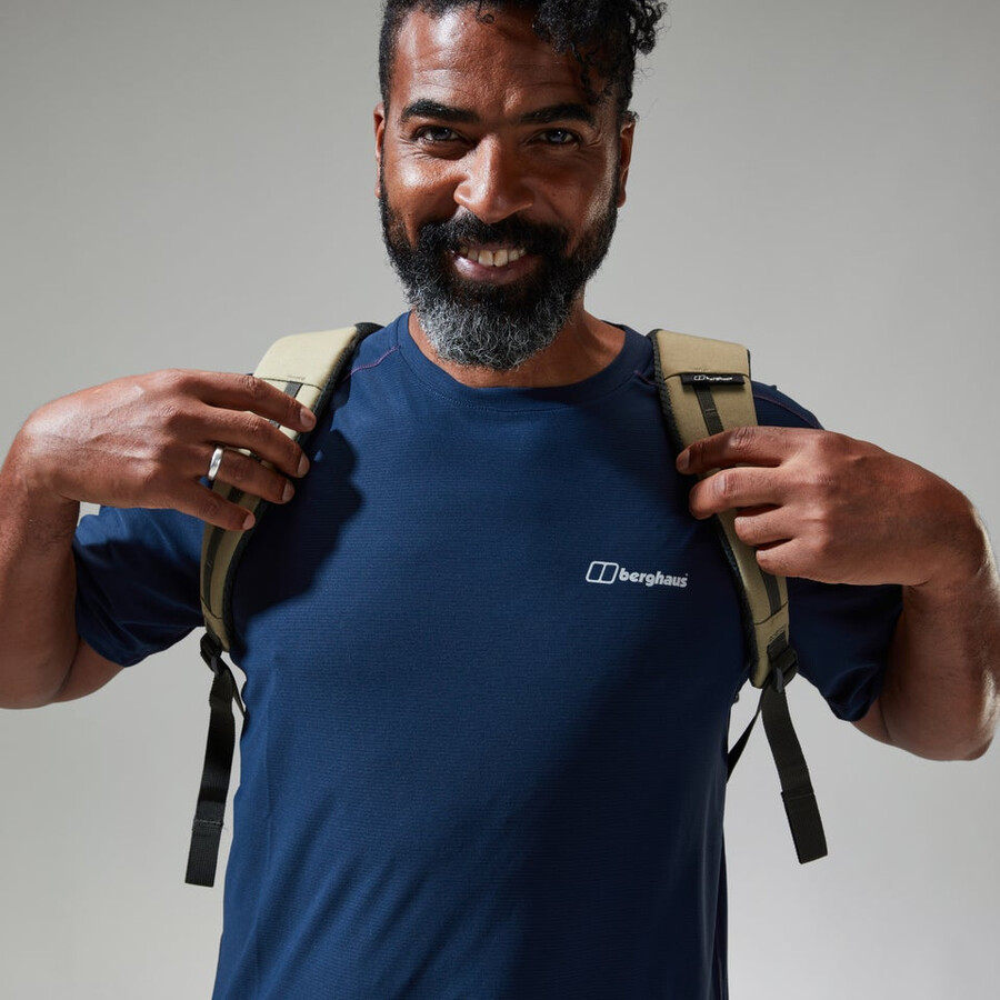 los hombres 247 tech tee super tramo de la tripulación - azul oscuro berghaus