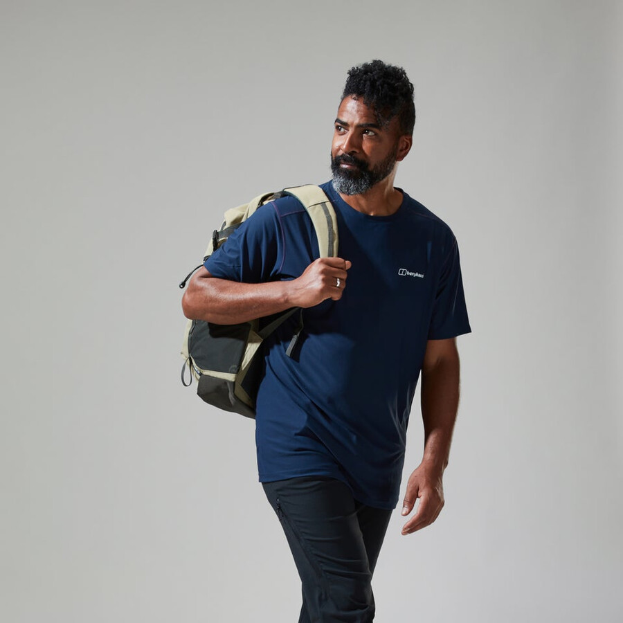 los hombres 247 tech tee super tramo de la tripulación - azul oscuro berghaus