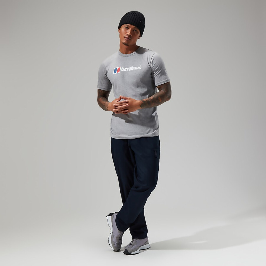 los hombres del gran clásico logo tee gris oscuro berghaus