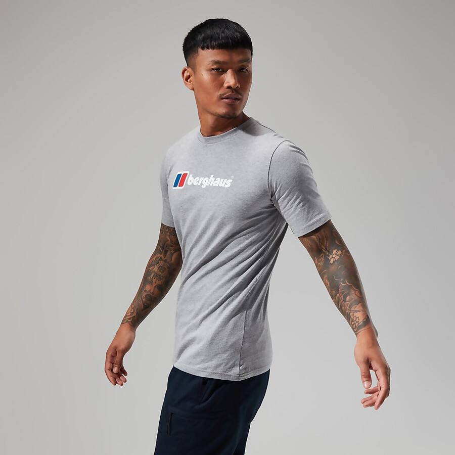 los hombres del gran clásico logo tee gris oscuro berghaus
