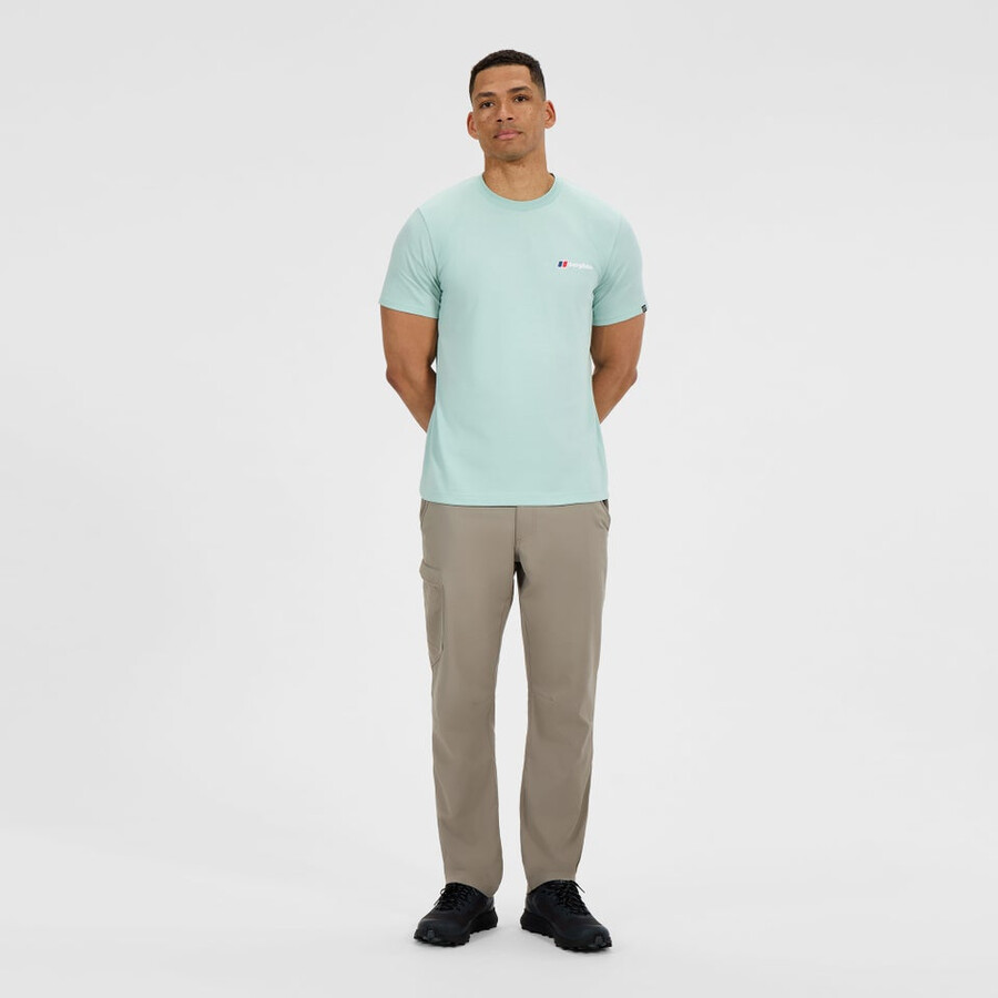 los hombres de la clase logo tee - verde berghaus