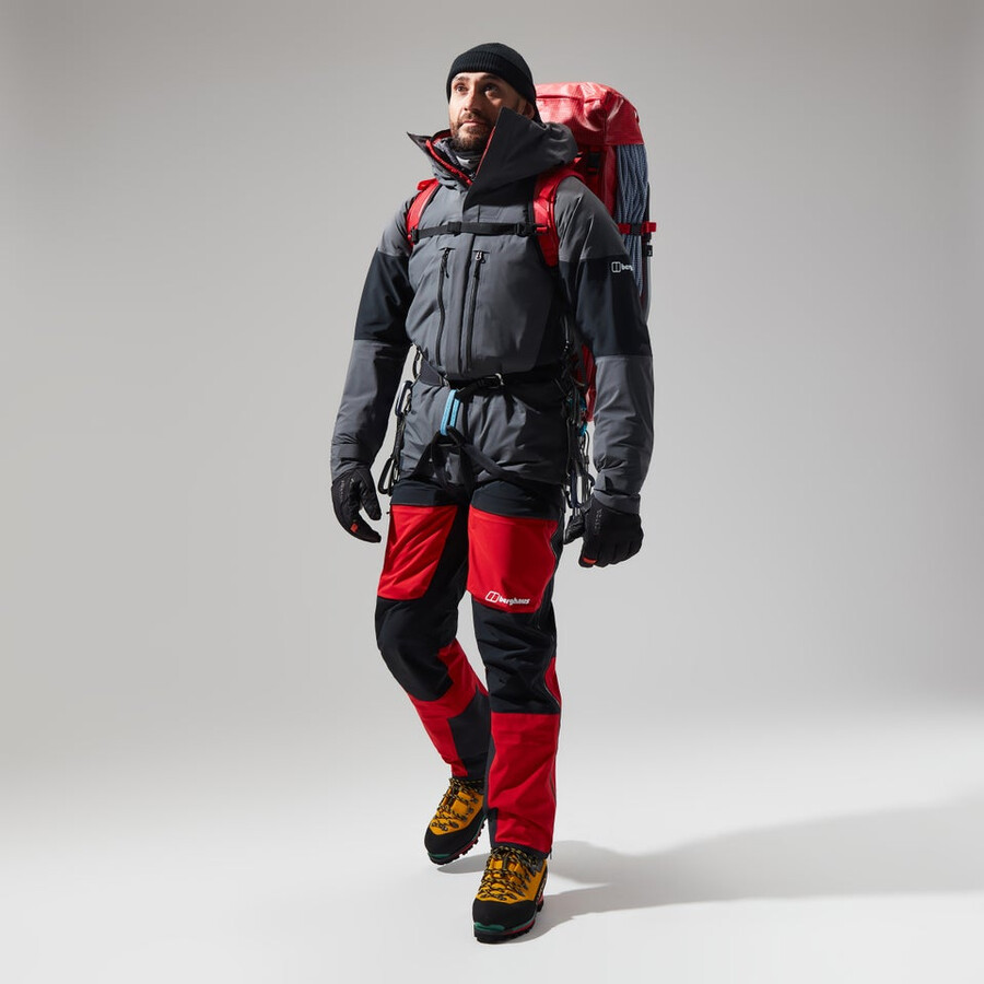 los hombres del mtn guía de gore-tex pro pantalón negrorojo berghaus