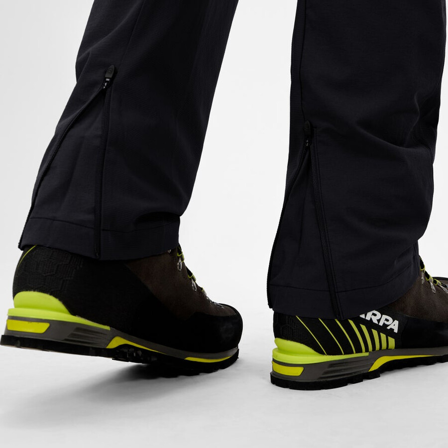 los hombres del mtn guía alpino pantalón negro berghaus
