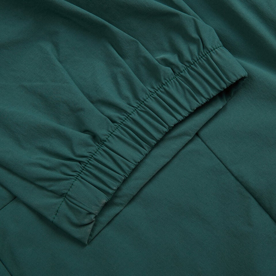 los hombres del explorador de pantalón verde berghaus