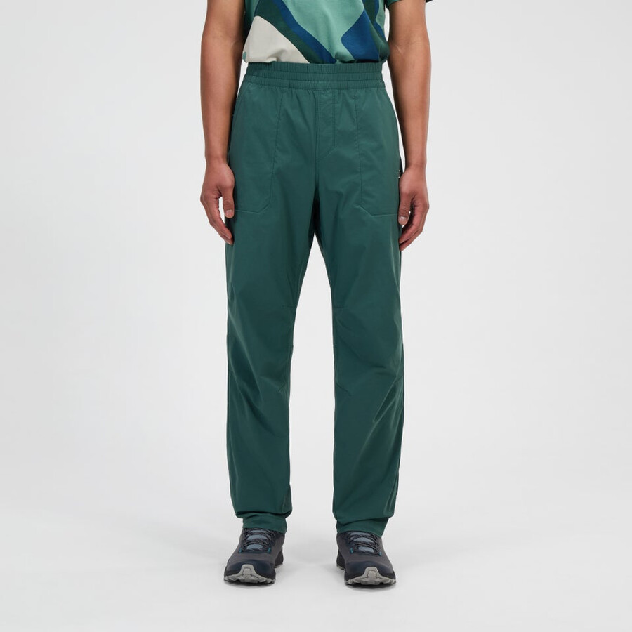 los hombres del explorador de pantalón verde berghaus