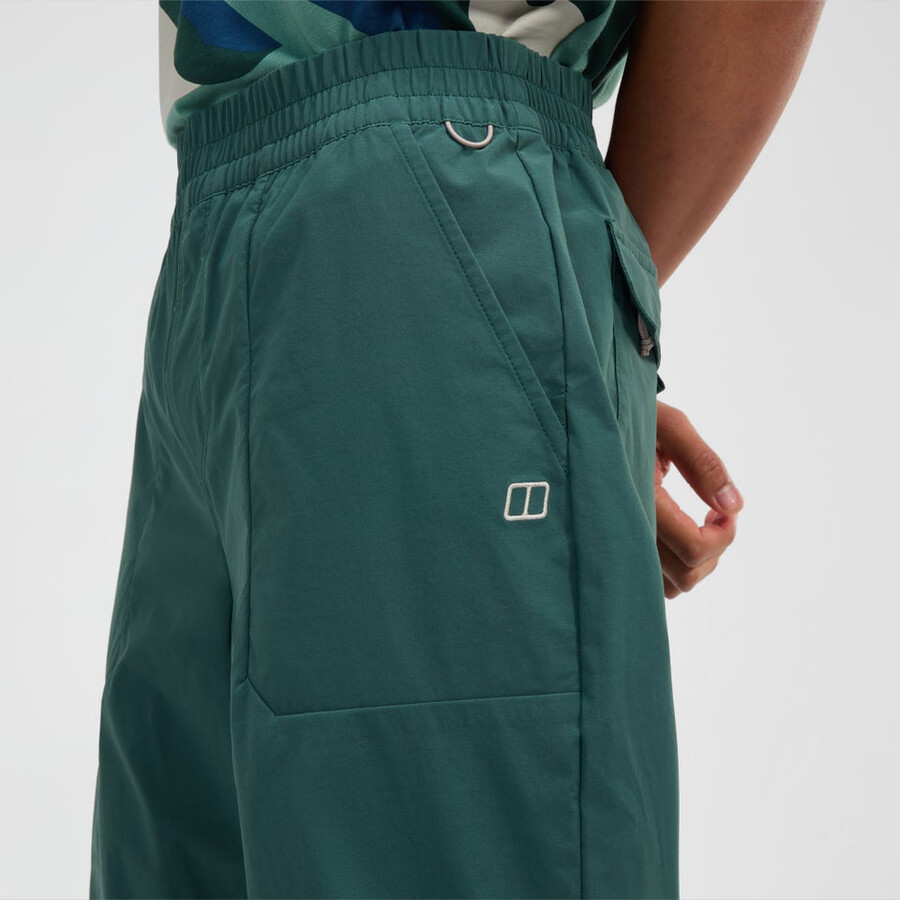 los hombres del explorador de pantalón verde berghaus