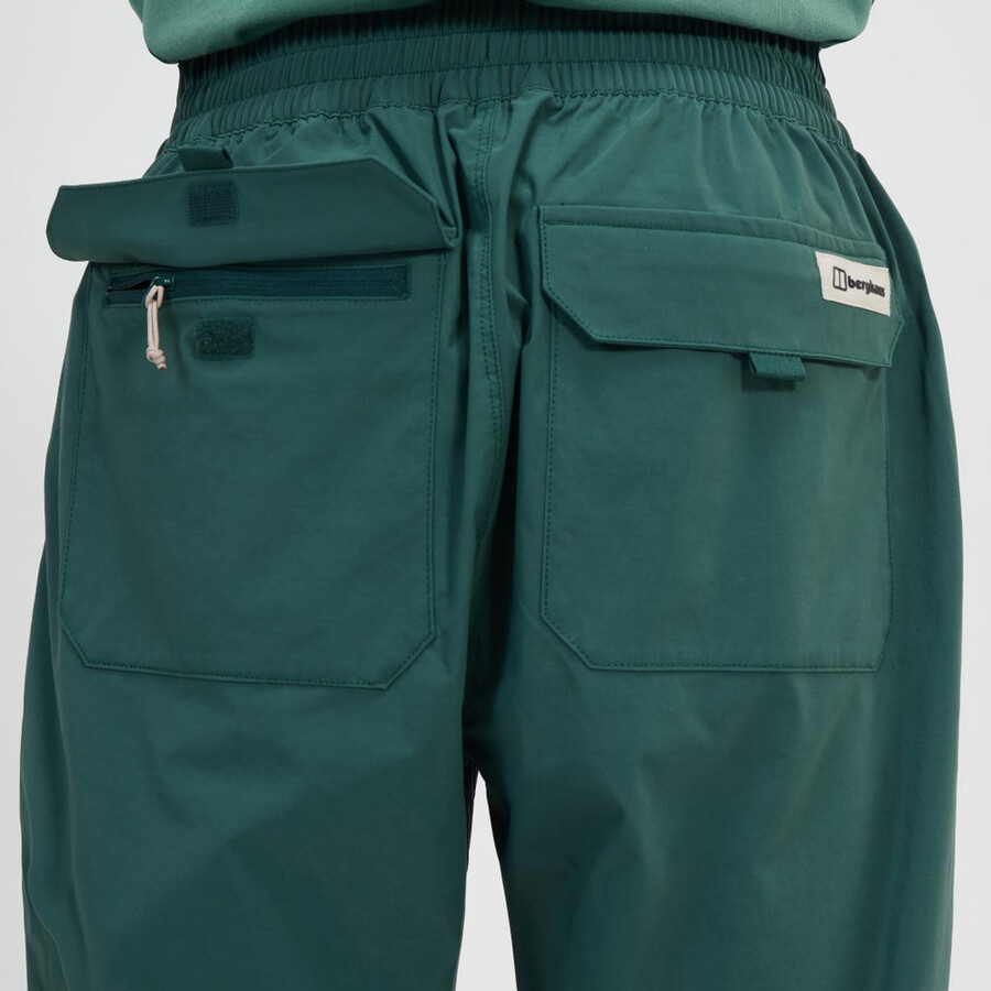 los hombres del explorador de pantalón verde berghaus