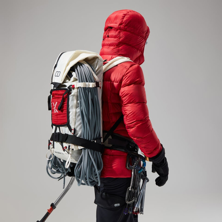 las mujeres del mtn areté ultra abajo con capucha - rojo berghaus