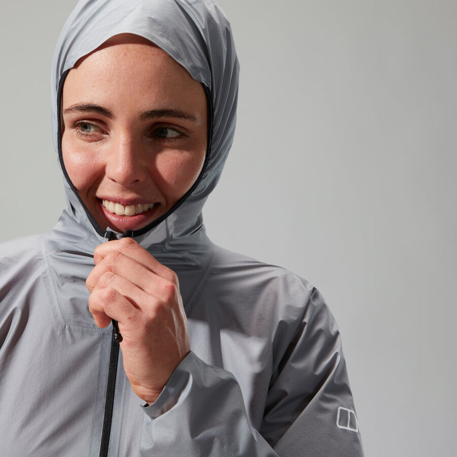 las mujeres del mtn guía de hyper lt chaqueta gris berghaus
