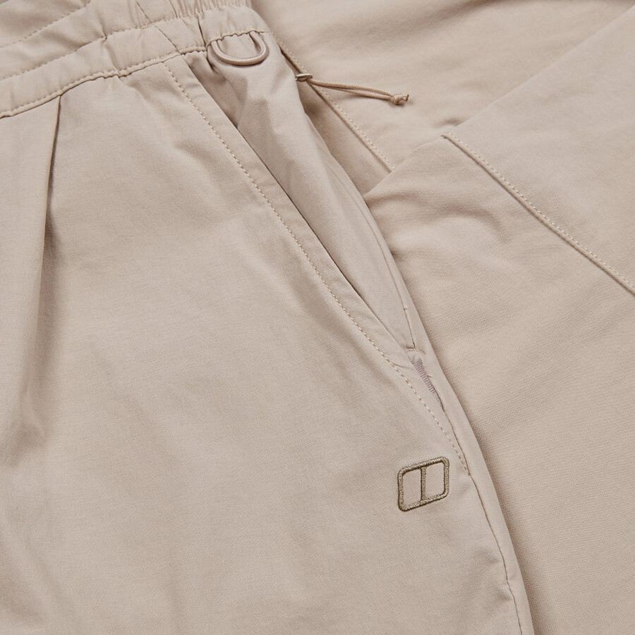 las mujeres del explorador de pantalón gris berghaus